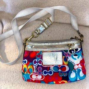 💥 Coach Vintage Poppy Graffiti Purse!